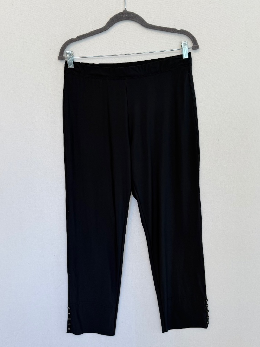 IC BY CONNIE K Women’s Large Black Button Hem Slim Crops Pull On Flat Front